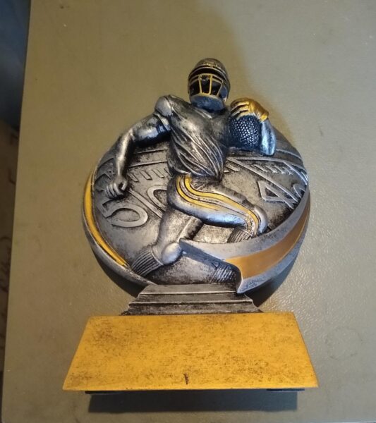 Football Round Action Trophy – f62