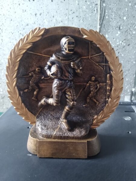 Football Wreath Trophy – f64